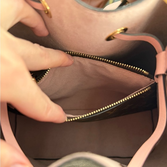 Louis Vuitton Neonoe MM rose - Picture 8 of 16